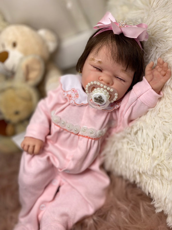 Bebê Reborn Yummi dormindo  Lançamento 2024+ Enxoval de brinde+ 6X sem juros+ Frete Grátis
