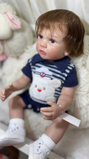 Bebê Reborn Pedrinho Menino Silicone  Lançamento 2024 + Enxoval de brinde + 12X sem juros+ Frete Grátis