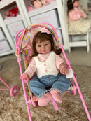 Bebê Reborn Maddie Silicone Banho + Enxoval COMPLETO de brinde + 12X sem juros + Frete Grátis + CARRINHO