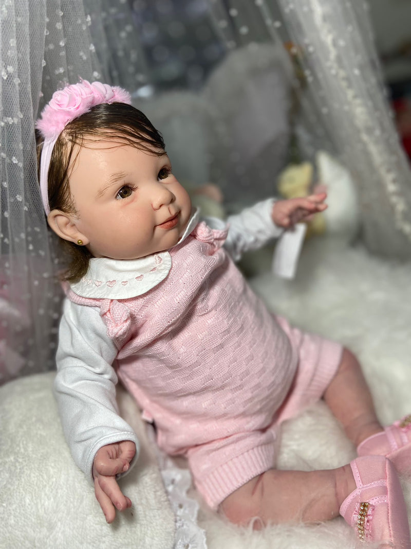 Bebê Reborn Marrie menina tecido Lançamento 2024+ Enxoval de brinde+ 6X sem juros+ Frete Grátis