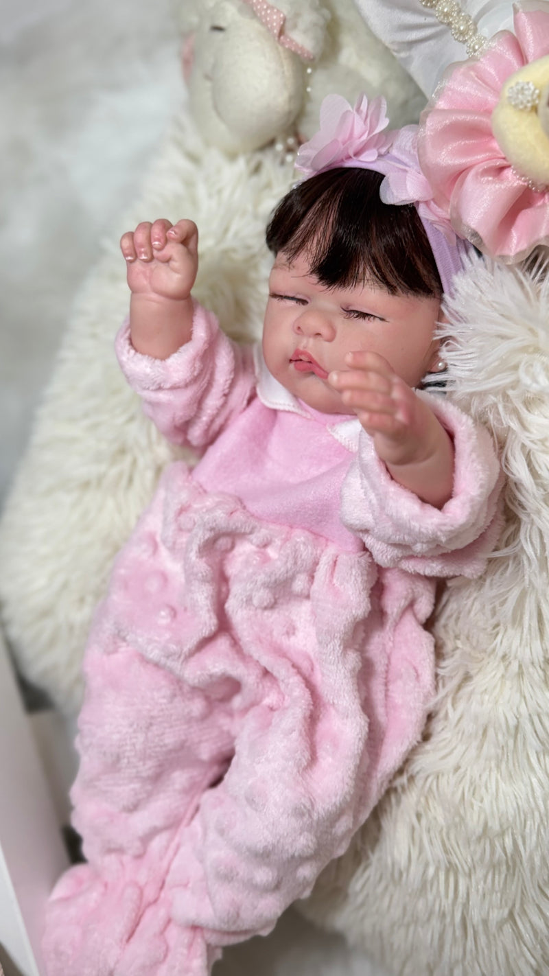 Bebê Reborn Yummi dormindo + Enxoval COMPLETO de brinde+ 12x SEM JUROS + Frete Grátis