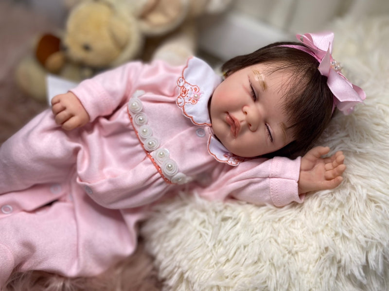 Bebê Reborn Yummi dormindo  Lançamento 2024+ Enxoval de brinde+ 6X sem juros+ Frete Grátis