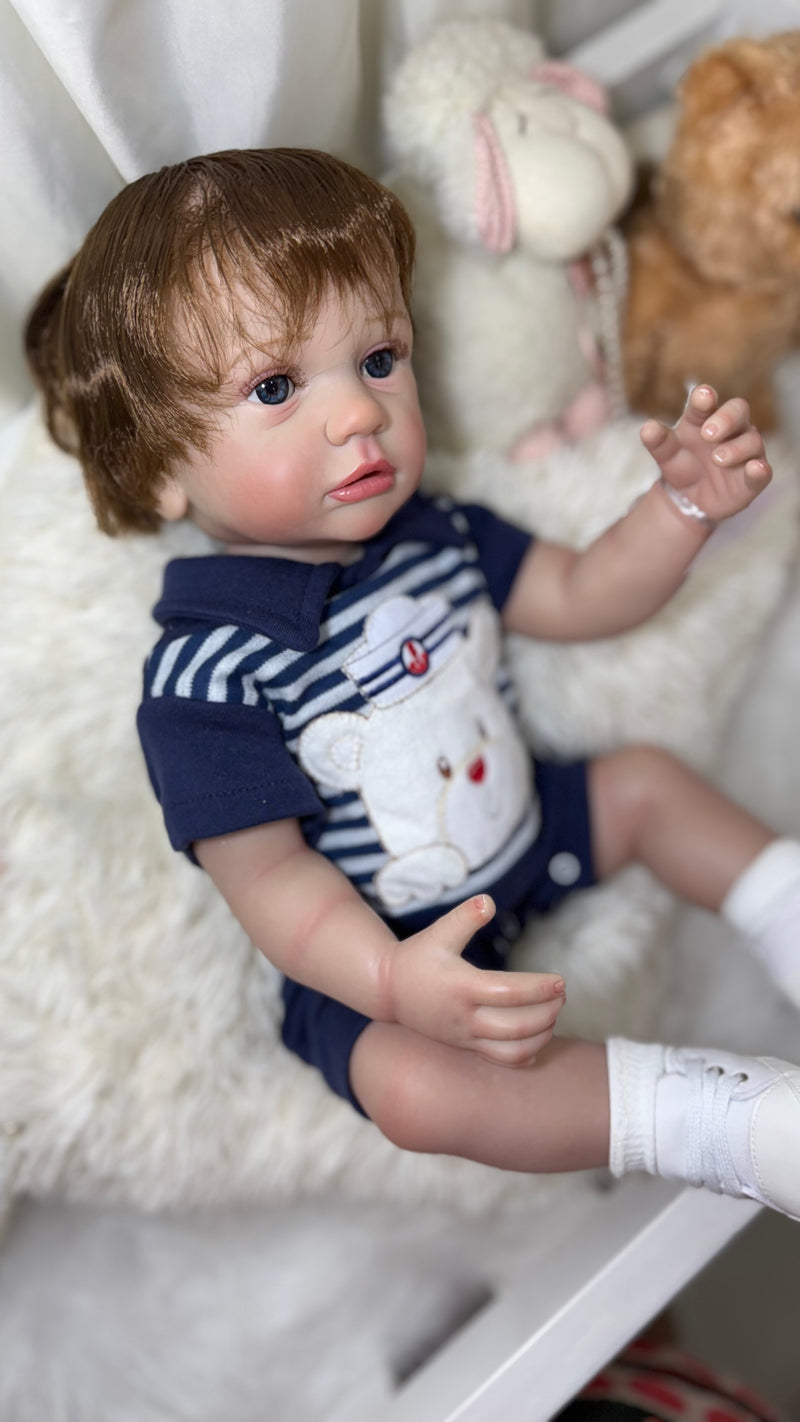 Bebê Reborn Pedrinho Menino Silicone  Lançamento 2024 + Enxoval de brinde + 12X sem juros+ Frete Grátis