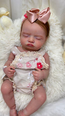 Bebe Reborn PREMIUM Rosalie + Enxoval COMPLETO + 12x Sem Juros +Frete Grátis