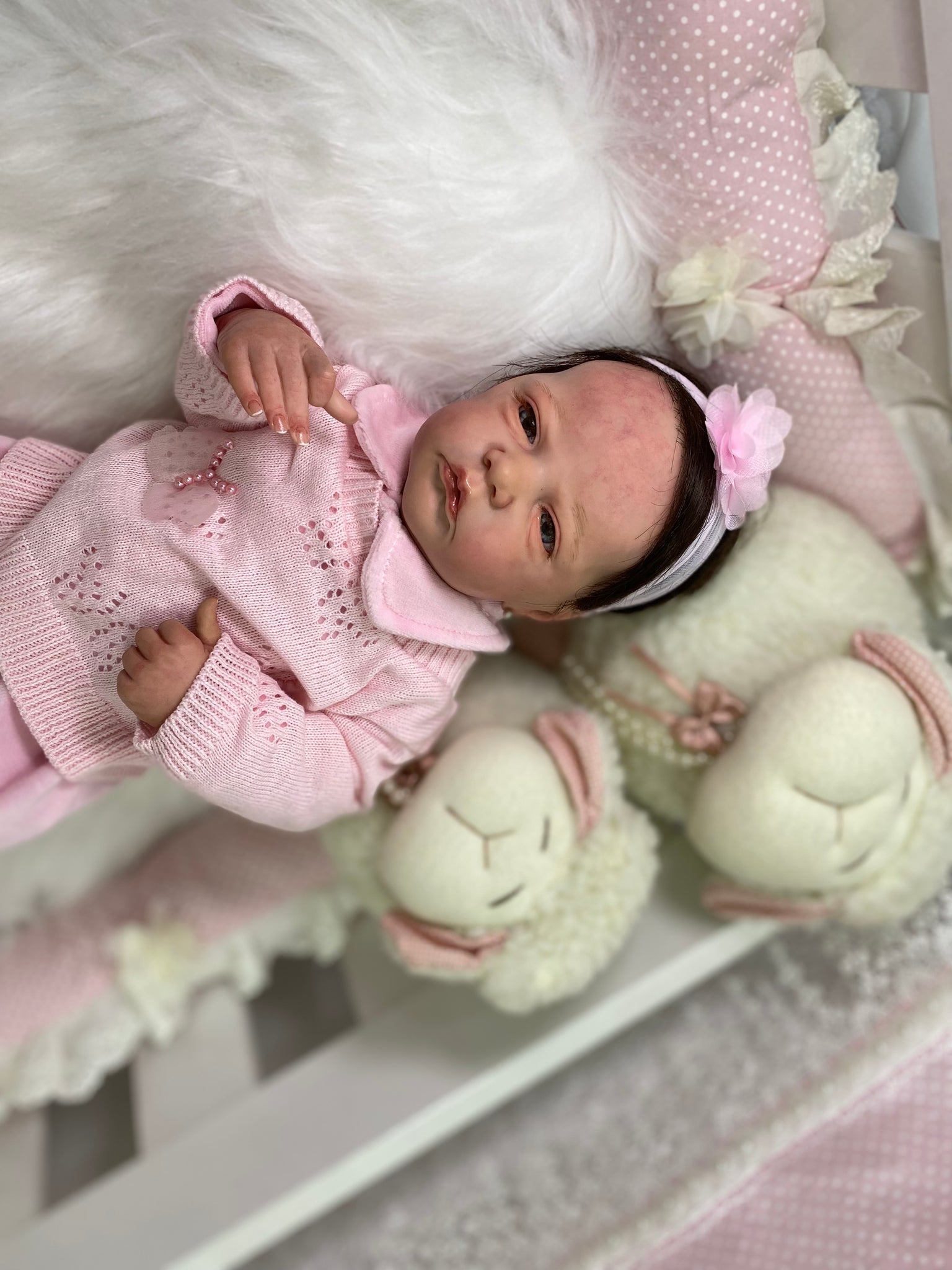 Bebê Reborn de Silicone SILVANA com Enxoval - Royal Valentina
