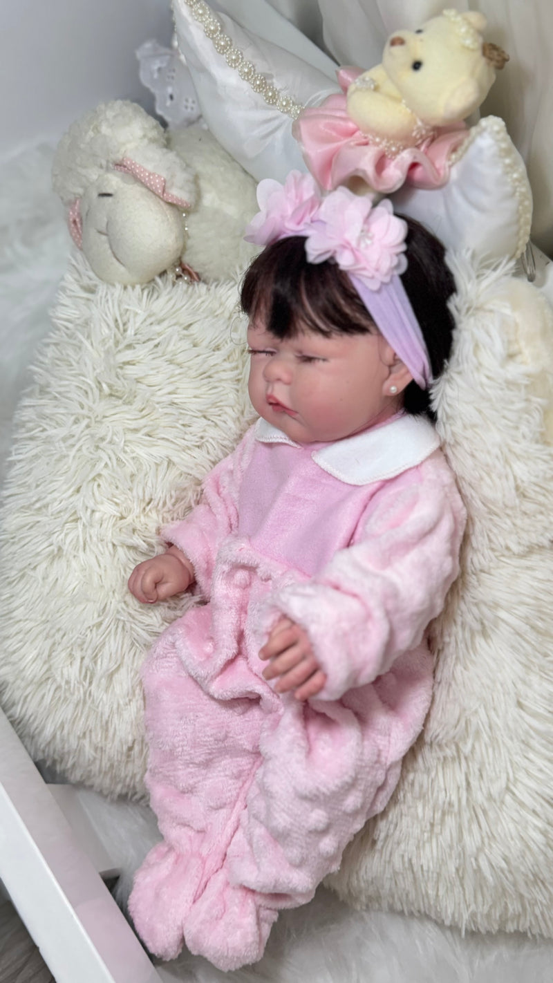 Bebê Reborn Yummi dormindo + Enxoval COMPLETO de brinde+ 12x SEM JUROS + Frete Grátis