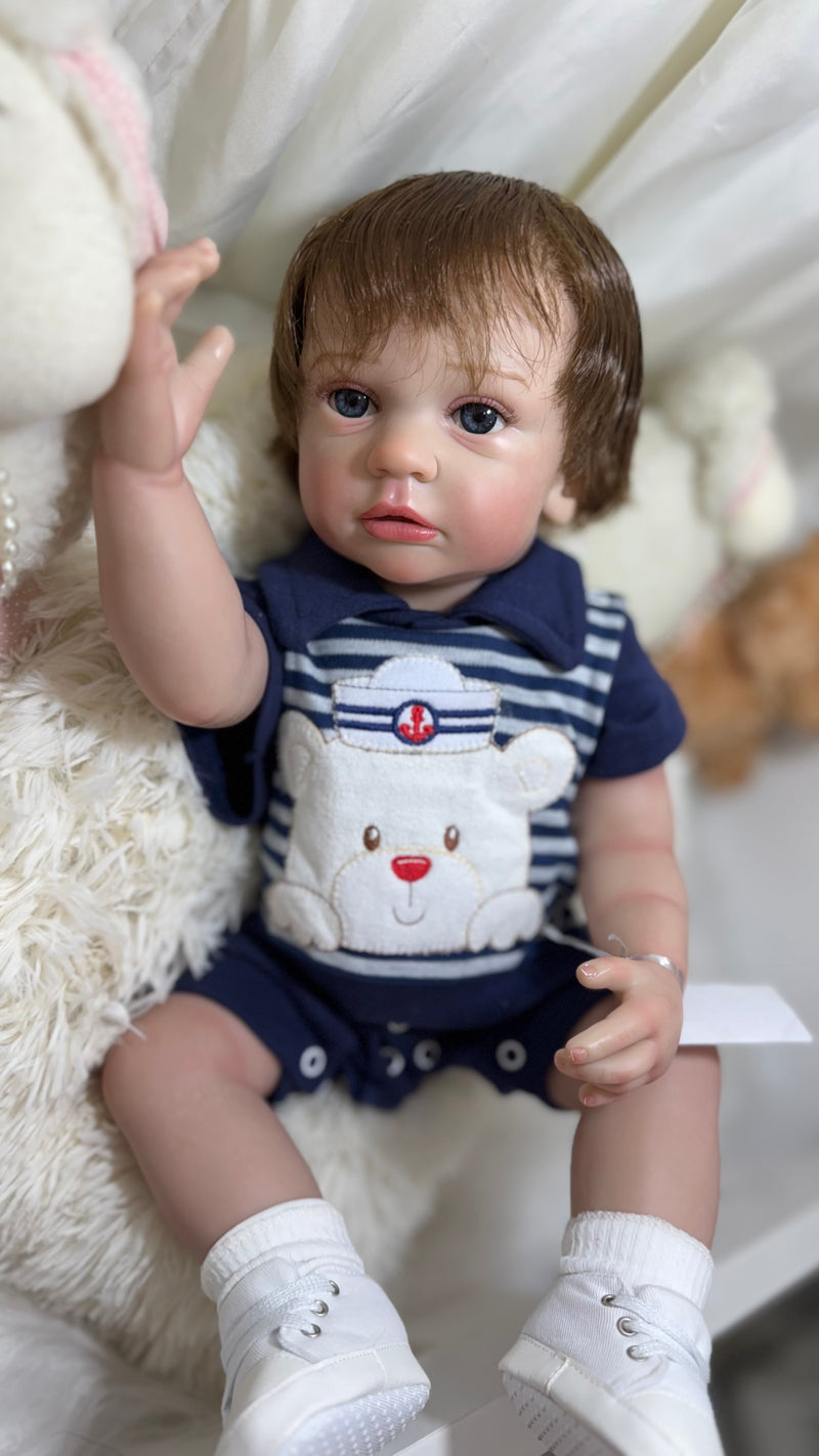 Bebê Reborn Pedrinho Menino Silicone  Lançamento 2024 + Enxoval de brinde + 12X sem juros+ Frete Grátis