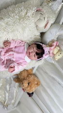 Bebê Reborn Yummi dormindo + Enxoval COMPLETO de brinde+ 12x SEM JUROS + Frete Grátis