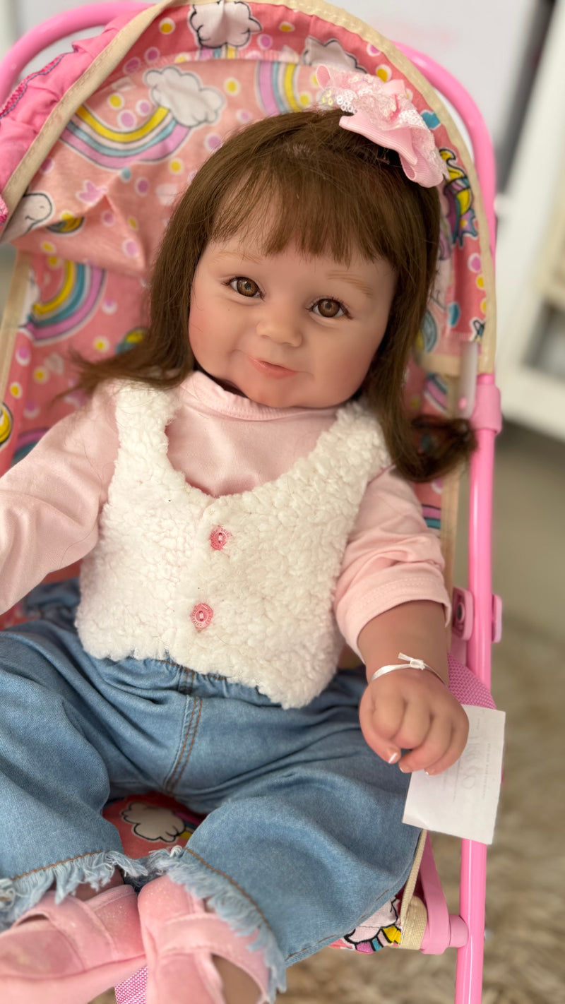 Bebê Reborn Maddie Silicone Banho + Enxoval COMPLETO de brinde + 12X sem juros + Frete Grátis + CARRINHO