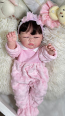 Bebê Reborn Yummi dormindo + Enxoval COMPLETO de brinde+ 12x SEM JUROS + Frete Grátis