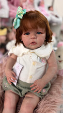 Bebê Reborn Toddler Premium Realista Ruiva - Cabelinho Ruivo e Sardinhas no Rosto - Peça Única