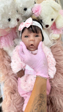 Bebê Reborn de Silicone Sólido Ana - Mama e Faz Xixi - Enxoval Completo