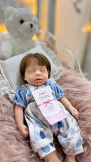Bebê Reborn de Silicone Sólido Realista João 33 cm - Pode Tomar Banho - Enxoval Completo