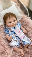Bebê Reborn Luan 36 cm Silicone Sólido | Mama e Faz Xixi - Enxoval Completo
