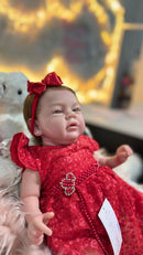 Bebê Reborn Anne Princesa Corpo de Tecido e Membros de Silicone Vestidinho Vermelho - Enxoval Completo