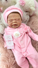 Bebê Reborn Expressiva com Carinha de Choro e Corpo de Tecido - Bebezinha Delicada