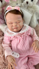 Bebê Reborn Paulinha Premium Ultrarealista com Membros de Silicone - Enxoval Completo