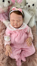 Bebê Reborn Paulinha Premium Ultrarealista com Membros de Silicone - Enxoval Completo