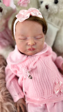 Bebê Reborn Lulu Premium Ultrarealista com Corpo de Tecido e Membros de Silicone - Enxoval Completo