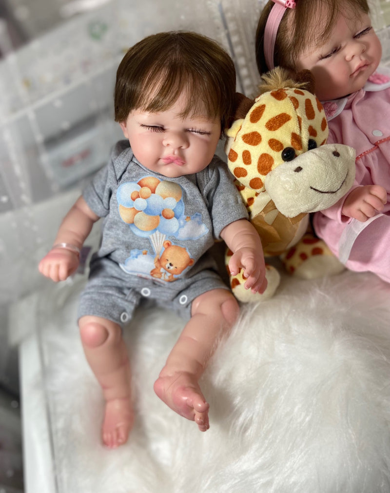 Bebê Reborn Yummi Menino dormindo Lançamento 2024+ Enxoval de brinde+ 6X sem juros+ Frete Grátis