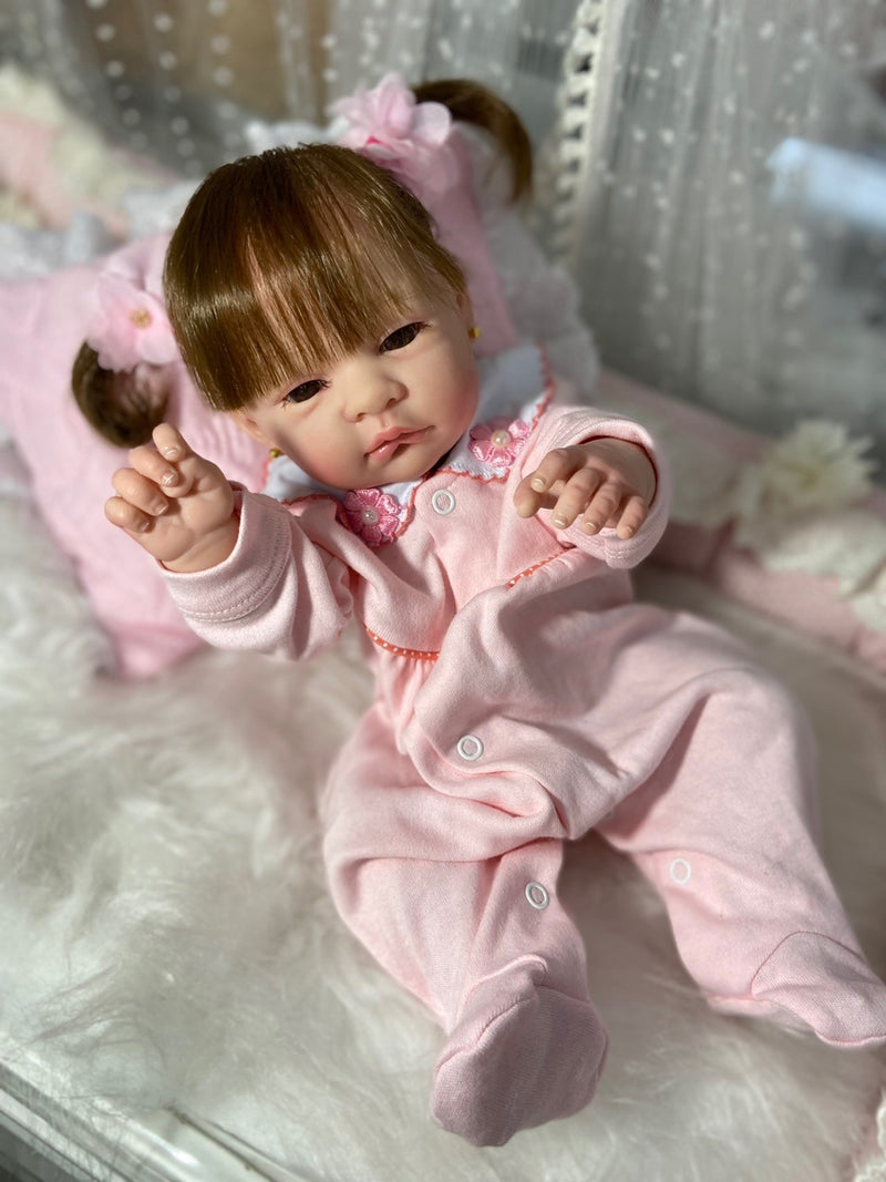 Bebê Reborn Maria Flor Lançamento 2025+ Enxoval de brinde+ 6X sem juros+ Frete Grátis