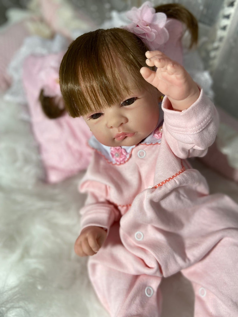 Bebê Reborn Maria Flor Lançamento 2025+ Enxoval de brinde+ 6X sem juros+ Frete Grátis