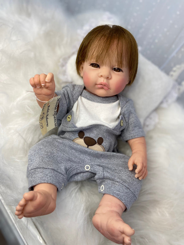 Bebê Reborn Yummi menino Lançamento 2024+ Enxoval de brinde+ 6X sem juros+ Frete Grátis
